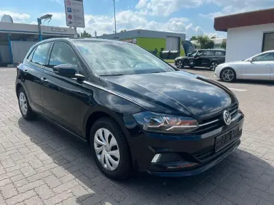 Gebraucht VW Polo Comfortline 95 PS (69 kW) 2018 Schwarz Kleinwagen