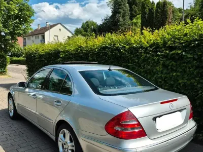 Gebraucht Mercedes E240 Elegance 177 PS (130 kW) 2005 Silber Limousine