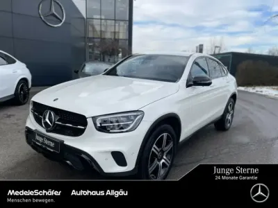 Gebraucht Mercedes GLC300e Night 306 PS (225 kW) 2022 Manufaktur diamantweiß bright Coupé