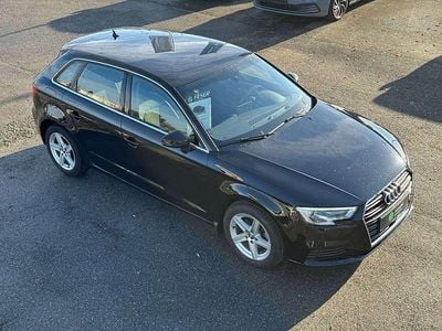 Brillantschwarz Gebraucht 2019 Audi A3 Comfort Limousine | 17.900 € (Guter Preis)