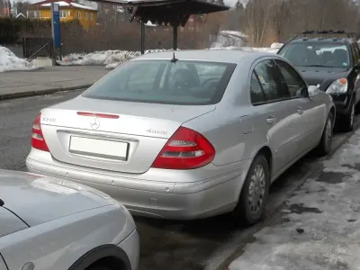 Gebraucht Mercedes E240 Elegance 177 PS (130 kW) 2002 Silber Limousine