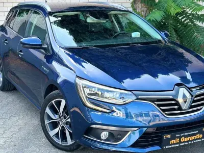 Gebraucht Renault Mégane IV Bose Edition 132 PS (97 kW) 2017 Blau Limousine