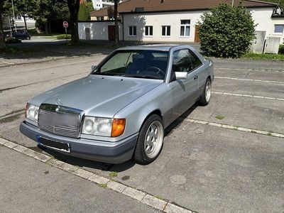 Gebraucht Mercedes 230 132 PS (97 kW) 1992 Silber Coupé