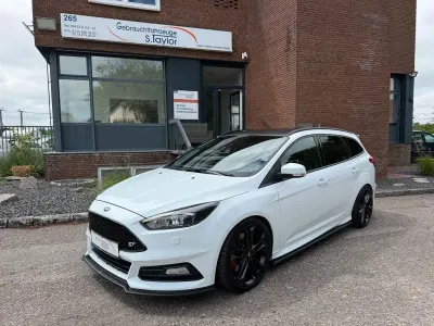 Gebraucht Ford Focus ST 250 PS (183 kW) 2016 Weiß Limousine