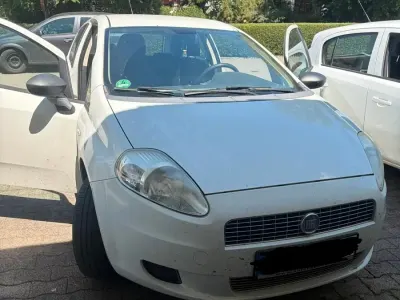Gebraucht Fiat Grande Punto 65 PS (47 kW) 2009 Weiß Kleinwagen