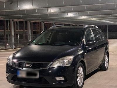 Gebraucht Kia Ceed 90 PS (66 kW) 2010 Schwarz Kleinwagen