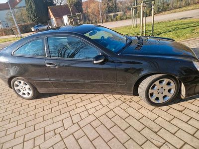 Gebraucht Mercedes 220 150 PS (110 kW) 2006 Schwarz Coupé