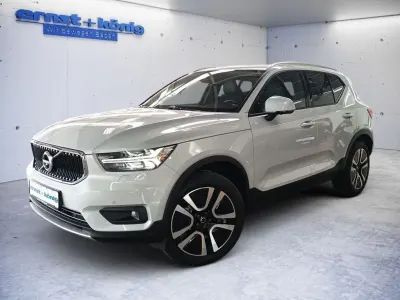 Gebraucht Volvo XC40 Momentum 150 PS (110 kW) 2020 Glacier silver metallic SUV