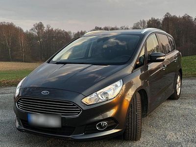 Begagnad Ford S-MAX Business Edition 150 HK (110 kW) 2017 Grå Minibuss