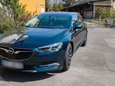 Usado Opel Insignia Business 170 HP (125 kW) 2018 Verde Carrinha