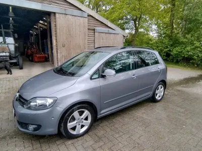 Gebraucht VW Golf VI Team 105 PS (77 kW) 2011 Silber Kleinwagen