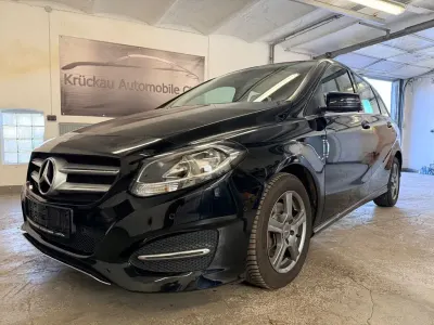 Gebraucht Mercedes B180 Style 122 PS (89 kW) 2018 Schwarz Van / Kleinbus