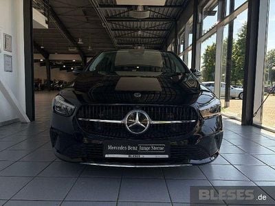 Gebraucht Mercedes B200 Progressive 163 PS (119 kW) 2023 Lack kosmosschwarz Van / Kleinbus
