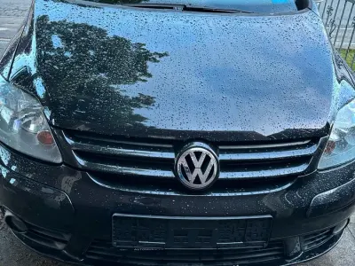 Używany VW Golf V 105 KM (77 kW) 2007 Czarny Sedan/Limuzyna
