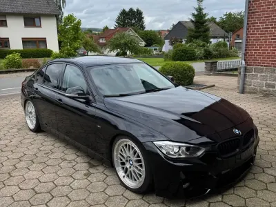 Gebraucht BMW 320 Sport Line 210 PS (154 kW) 2012 Schwarz Limousine