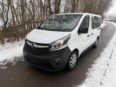 Violet Gebraucht 2016 Opel Vivaro Van / Kleinbus | 15.399 € (Etwas zu teuer)
