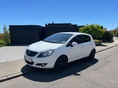 Używany Opel Corsa 101 KM (74 kW) 2010 Biały Hatchback