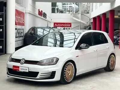 Gebraucht VW Golf VII GTI 220 PS (161 kW) 2013 Oryxweiss Limousine