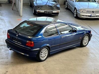 BMW 323