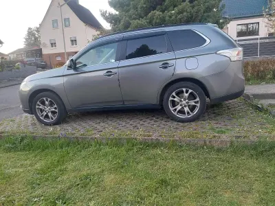 Gebraucht Mitsubishi Outlander Top 150 PS (110 kW) 2013 Braun SUV