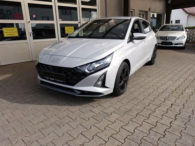 Gebraucht Hyundai i20 101 PS (74 kW) 2024 Grau Kleinwagen