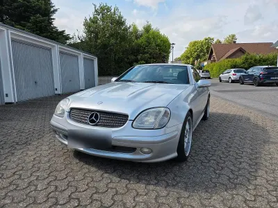 Gebraucht Mercedes CLK230 197 PS (144 kW) 2004 Silber Cabrio