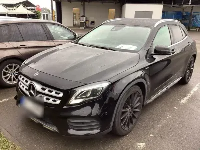 Gebraucht Mercedes GLA180 AMG line 120 PS (88 kW) 2019 Schwarz SUV