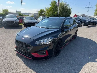 Używany Ford Focus ST 190 KM (139 kW) 2020 Czarny Sedan/Limuzyna