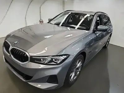 Gebraucht BMW 320 Shadowline 243 PS (178 kW) 2024 Grau Limousine