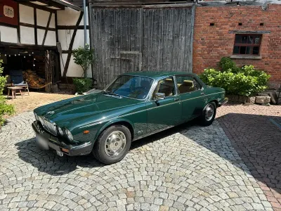 Gebraucht Jaguar XJ12 Sovereign 295 PS (216 kW) 1986 Grün Limousine