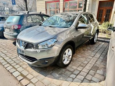 Gebraucht Nissan Qashqai 117 PS (86 kW) 2014 Grau SUV