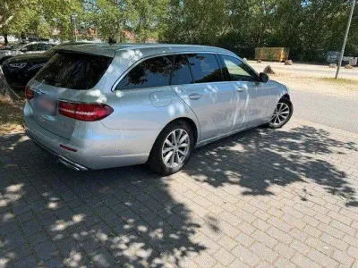 Gebraucht Mercedes E220 194 PS (142 kW) 2017 Silber Kombi