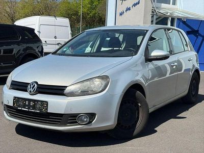 Second-hand VW Golf VII Trendline 105 CP (77 kW) 2012 Argintiu Berlinǎ