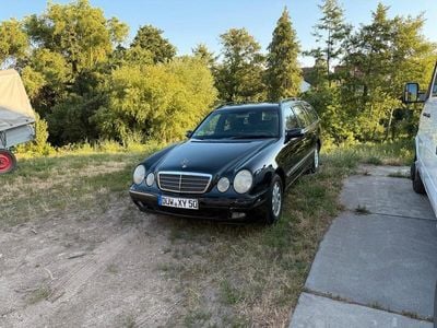 Mercedes E240