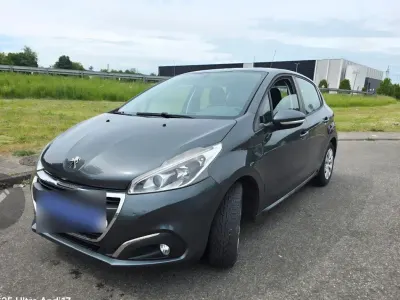 Gebraucht Peugeot 208 Active 82 PS (60 kW) 2015 Grau Kleinwagen