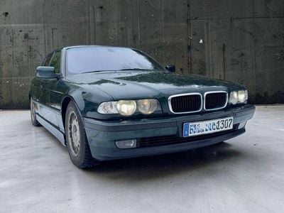 Second-hand BMW 730 Shadowline 193 CP (141 kW) 2000 Verde Berlinǎ