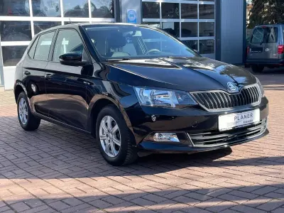 Gebraucht Skoda Fabia Active 90 PS (66 kW) 2015 Schwarz Limousine