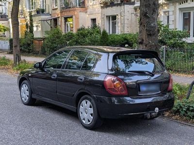 Nissan Almera