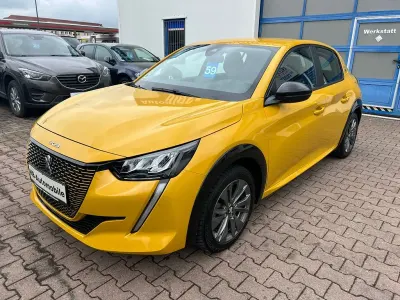 Gebraucht Peugeot e-208 Active 100 kW (136 PS) 2022 Gelb Kleinwagen