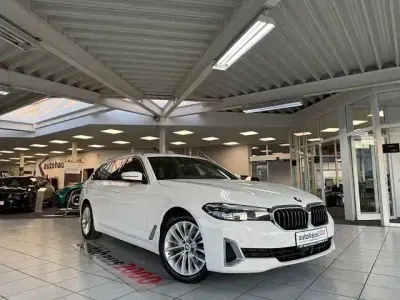 Używany BMW 520 Luxury Line 190 KM (139 kW) 2023 Biały Kombi