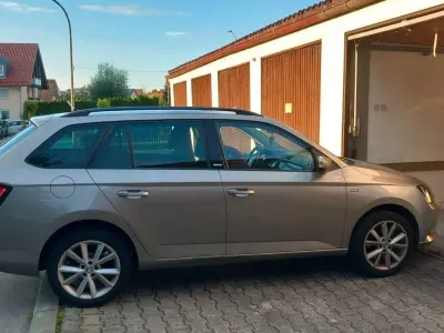 Gebraucht Skoda Fabia Joy 110 PS (80 kW) 2016 Gelb Kombi