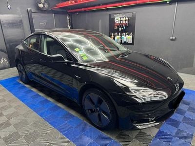 Begagnad Tesla Model 3 Standard Range Plus 225 kW (306 HK) 2022 Svart Sedan