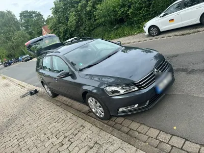 Gebraucht VW Passat 110 PS (80 kW) 2011 Grau Kombi