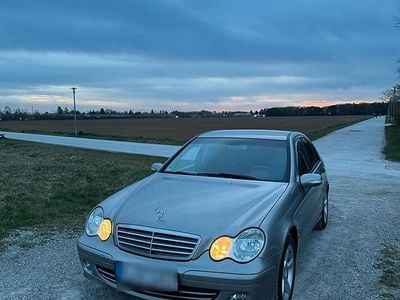 Gebraucht Mercedes C180 143 PS (105 kW) 2005 Andere farben Limousine