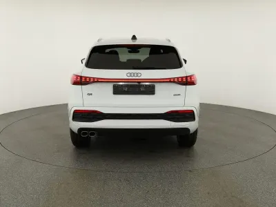 Neu Audi Q5 Ambiente 204 PS (150 kW) 2026 Gletscherweiß metallic SUV