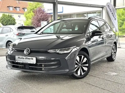 Gebraucht VW Golf VIII Goal 150 PS (110 kW) 2024 Delfingrau metallic Kombi