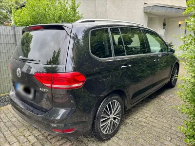 Gebraucht VW Touran Allstar 150 PS (110 kW) 2016 Schwarz Van / Kleinbus