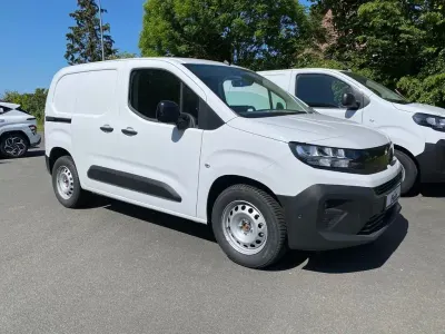 Neu Opel Combo Basis 102 PS (75 kW) 2026 Weiß Van / Kleinbus