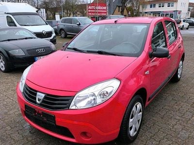 Rot Gebraucht 2010 Dacia Sandero Limousine | 2.250 € (Fairer Preis)