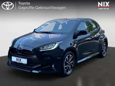Gebraucht Toyota Yaris Basis 116 PS (85 kW) 2022 Mysticschwarz mica Kleinwagen